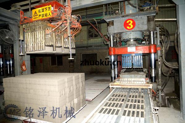 蒸(zheng)壓(ya)磚機