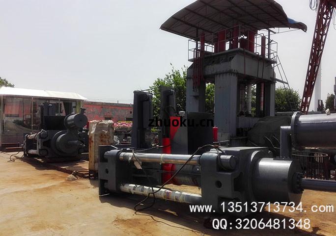 630噸(dun)金屬屑壓塊機(ji)發(fa)貨(huo)現場