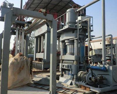 靜(jing)壓磚(zhuan)機(ji)