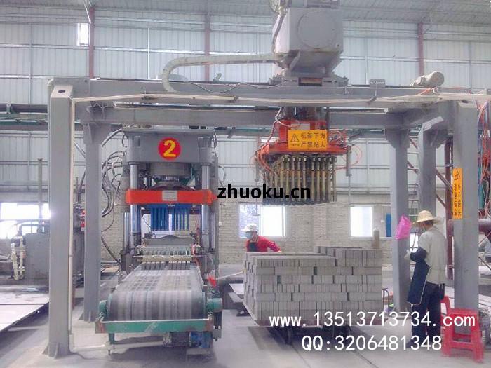 空心(xin)磚(zhuan)機(ji)