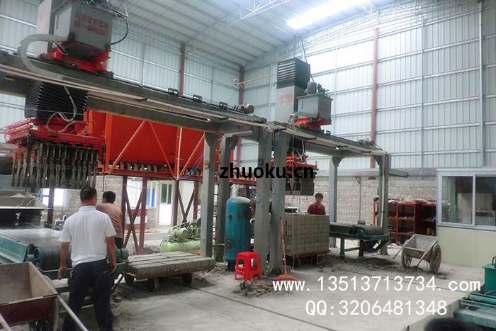 碼磚(zhuan)機(ji)械(xie)手(shou)