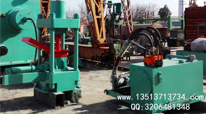 銘(ming)澤液(ye)壓(ya)機