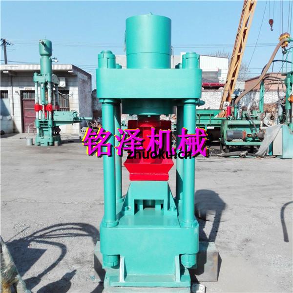 金屬(shu)壓塊(kuai)機