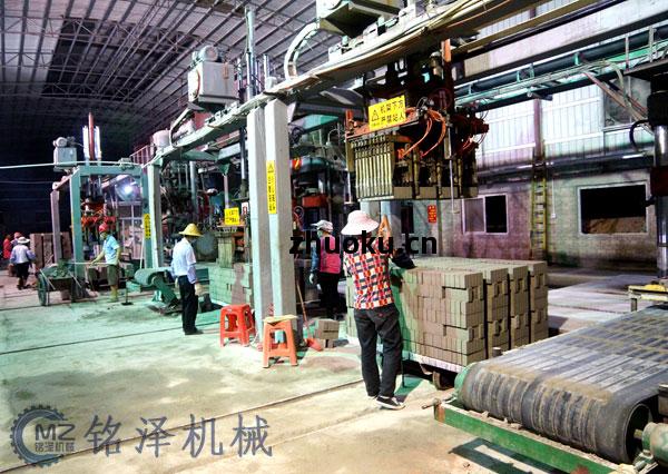 環(huan)保(bao)磚(zhuan)設(she)備